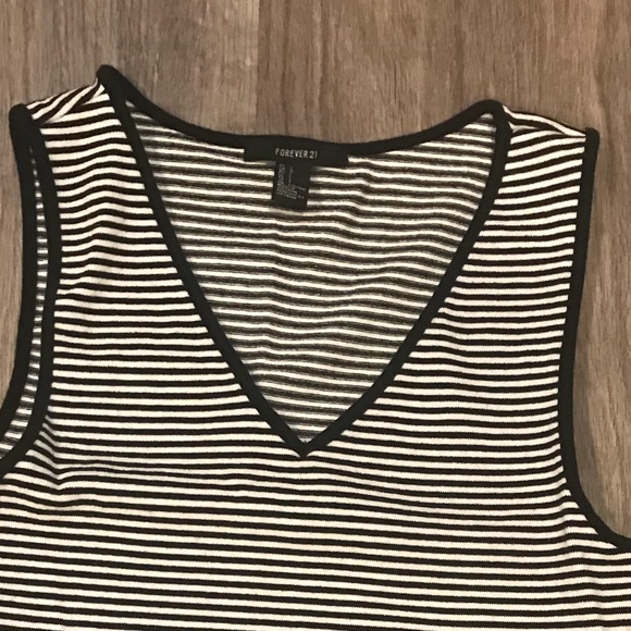 Forever 21 crop top - Picture 3 of 3